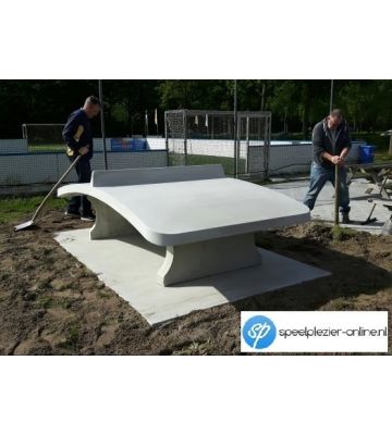 Betonnen Teqball tafel naturel